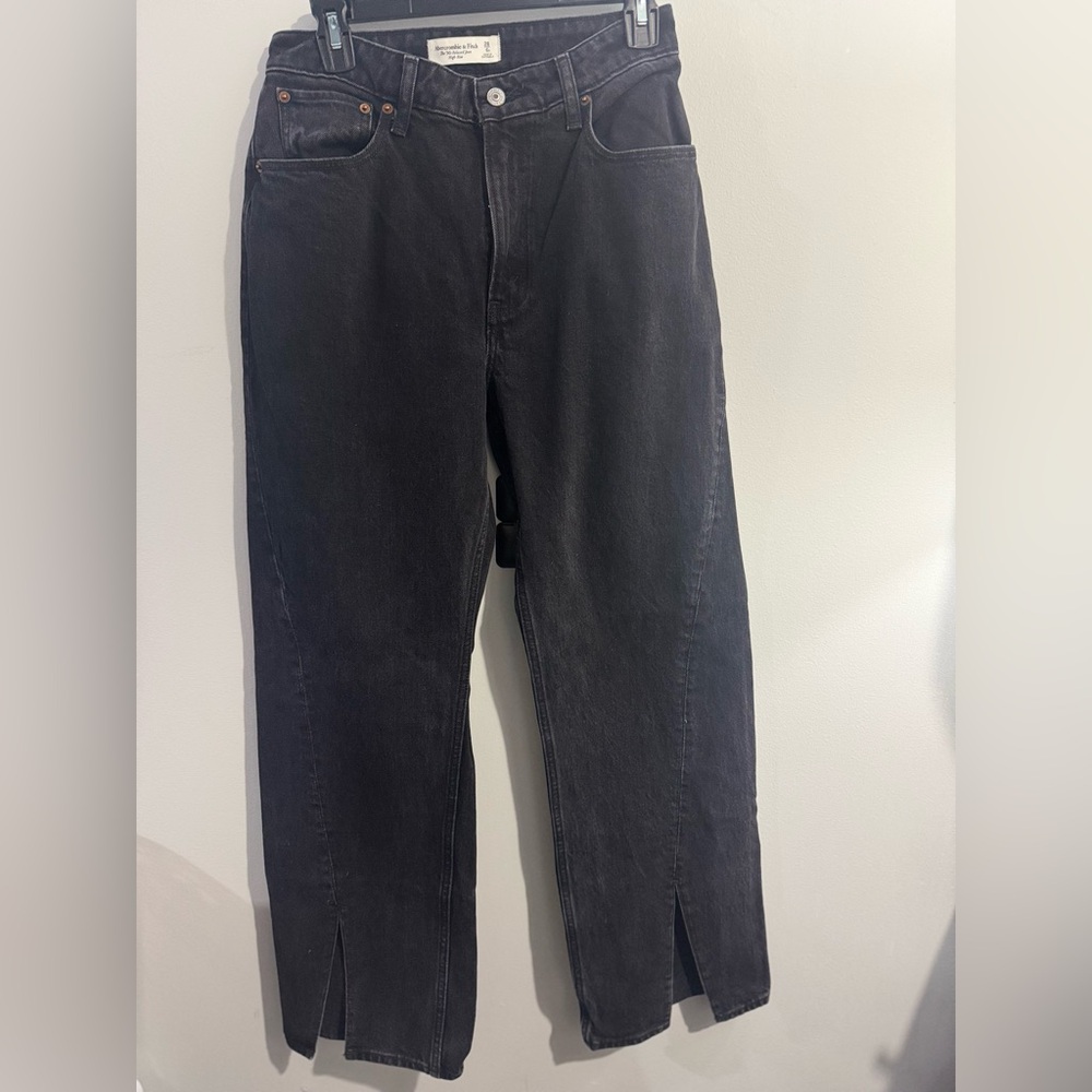 Abercrombie & Fitch Women's '90's Relaxed High Rise Jean wit Womens Size 6 (28)